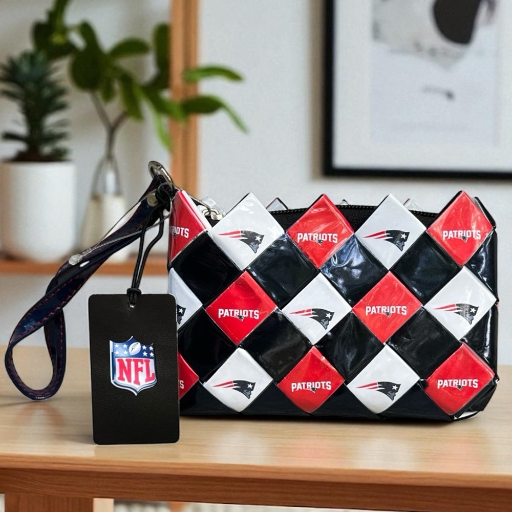 NFL Patriots Red and Blue Olin Arm Candy Collab Baby Cake Wristlet New